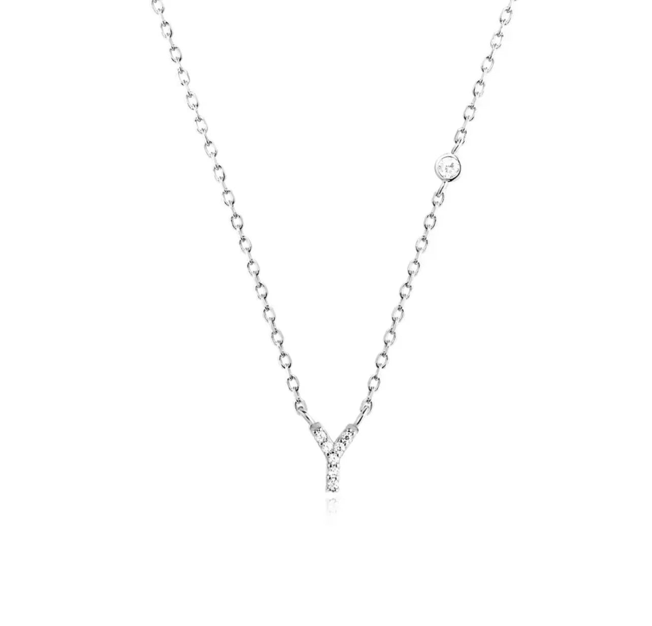 Collar con inicial