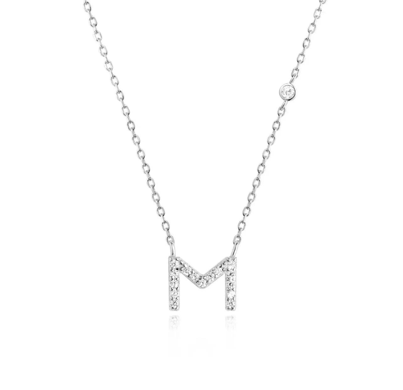 Collar con inicial