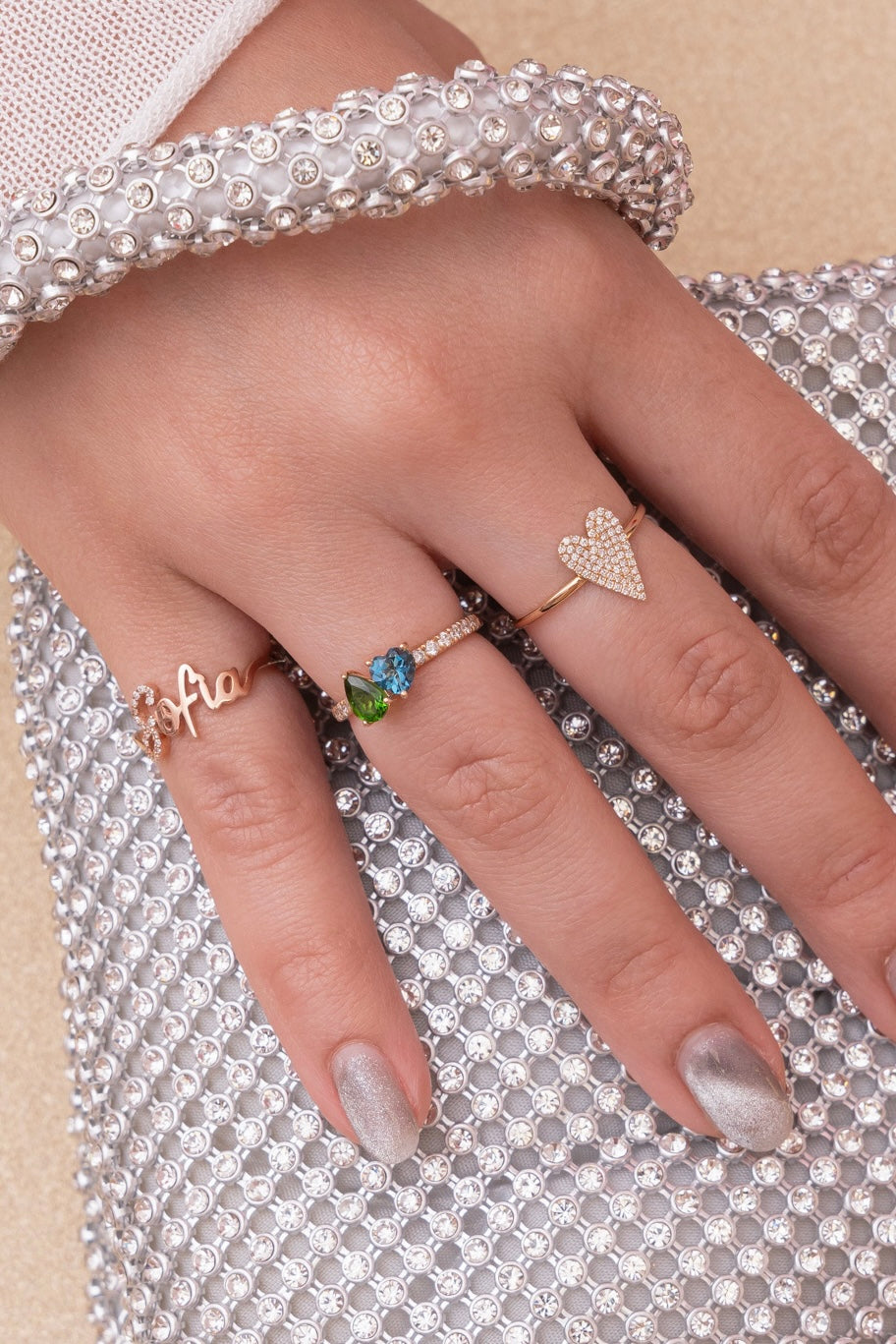 Anillo pavé de diópsido y topacio en oro de 14 k