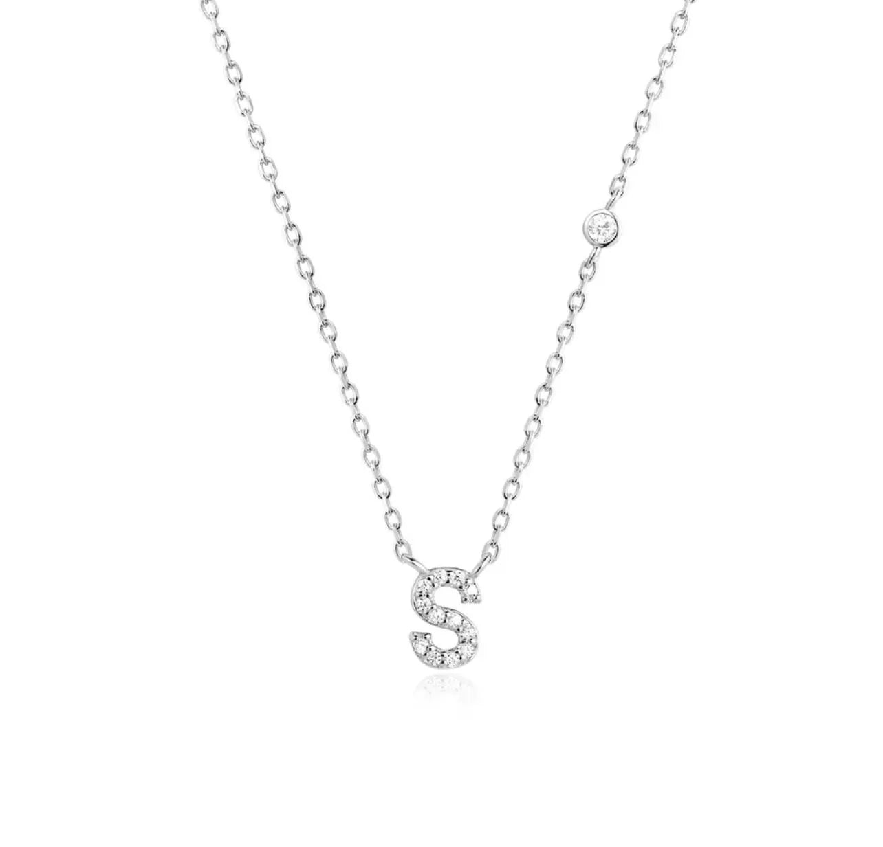 Collar con inicial
