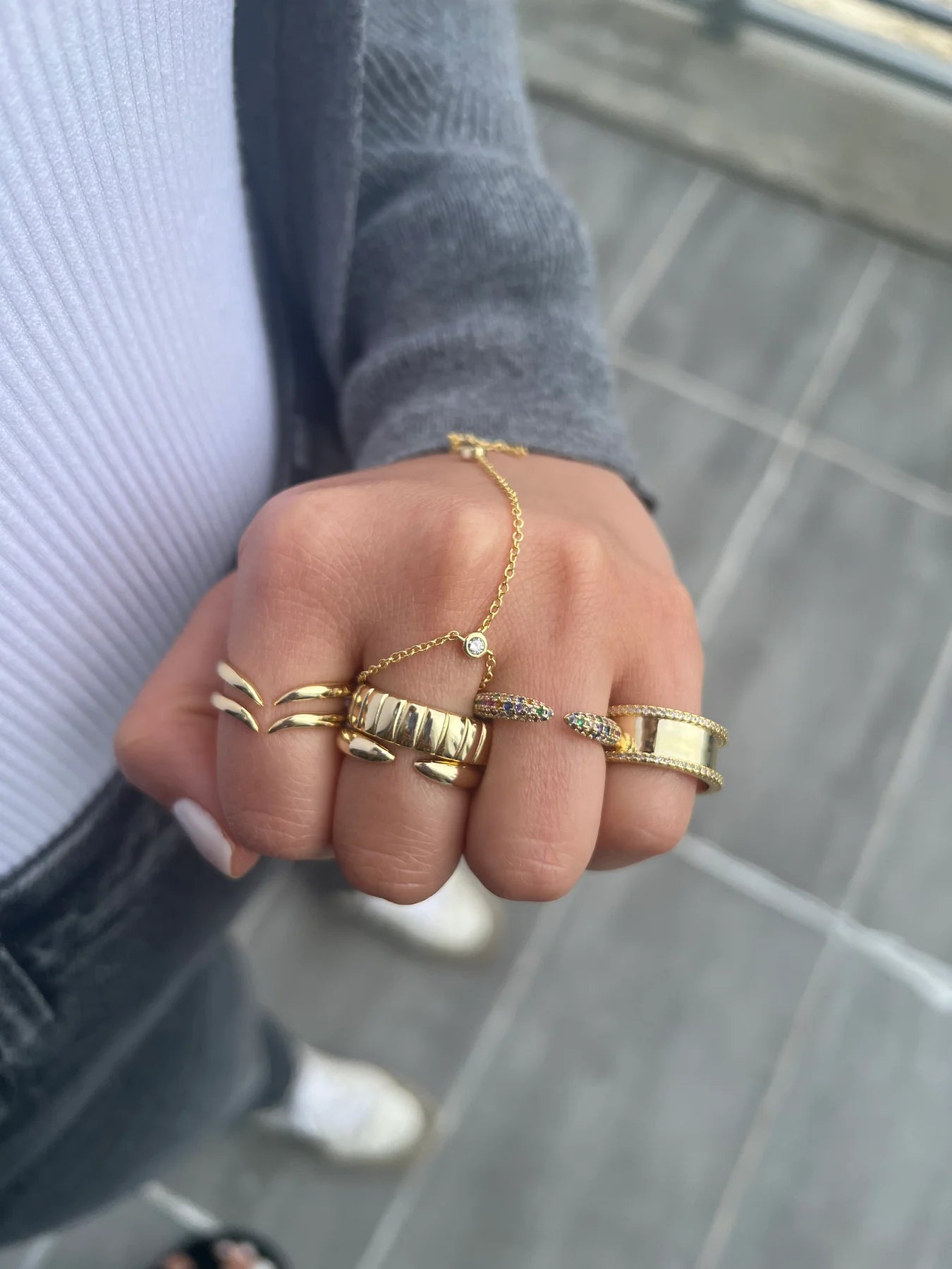 Anillo abierto de doble garra