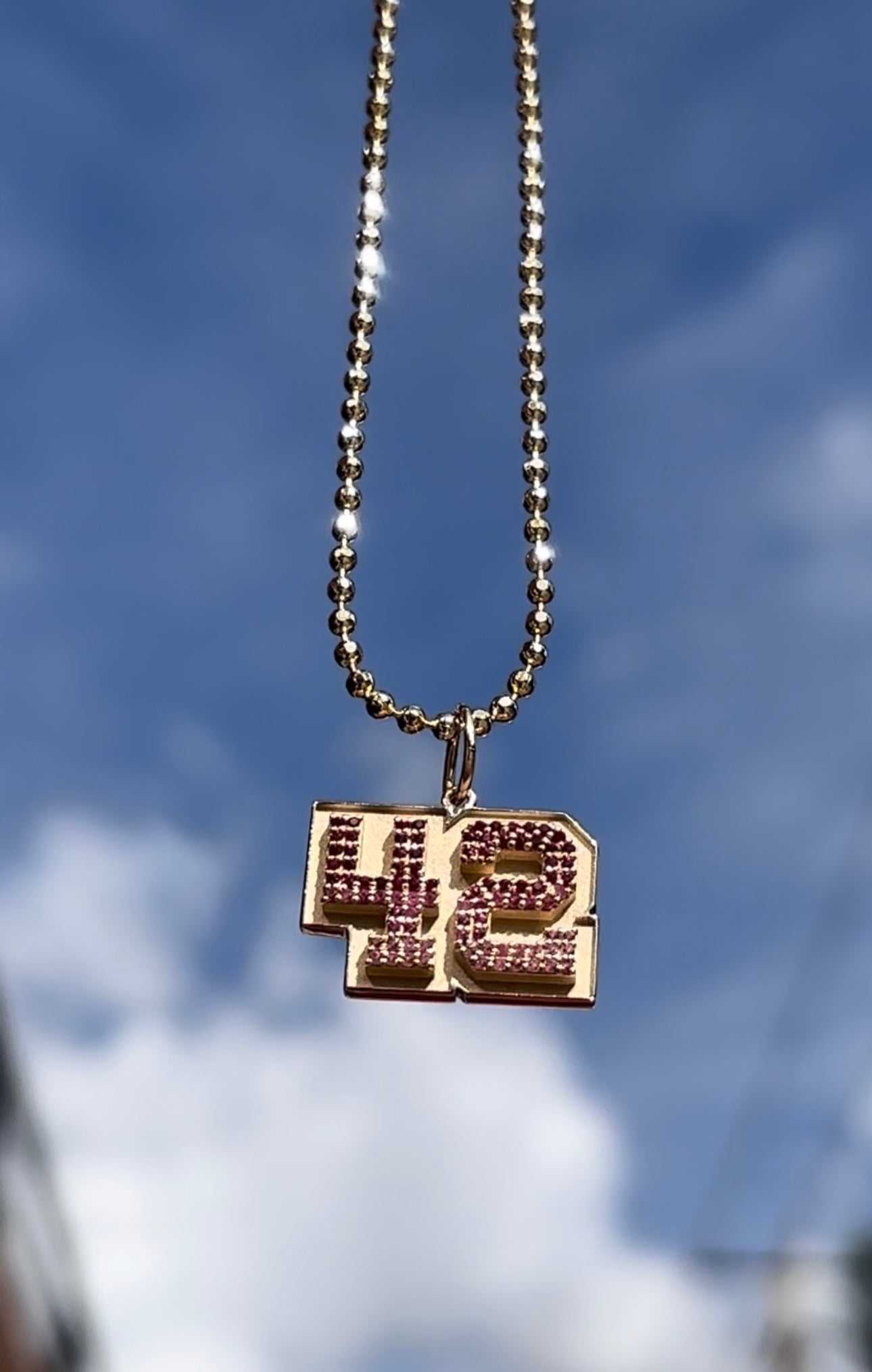 Collar con nombre grande en degradé en oro de 14 k