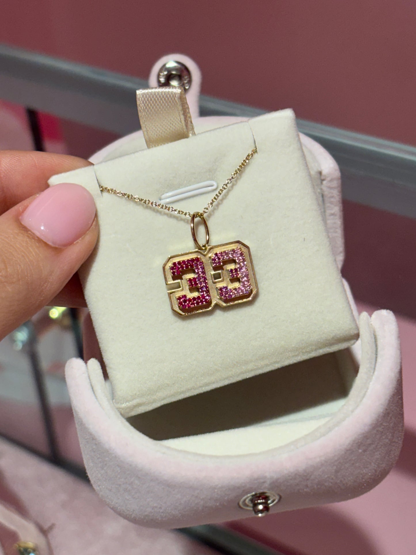 Collar con nombre grande en degradé en oro de 14 k