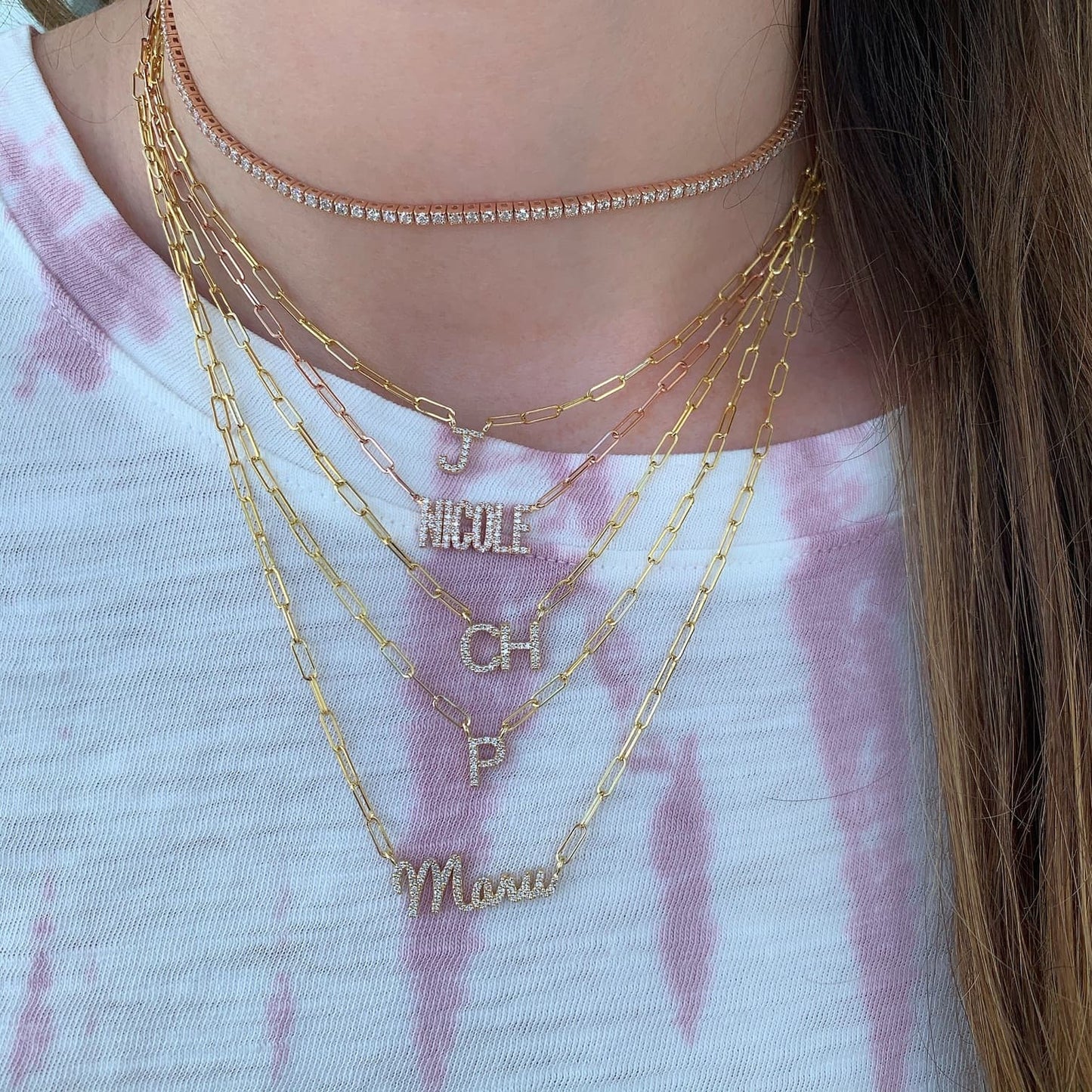 Collar con clip de papel con nombre y diamantes en oro de 14 k