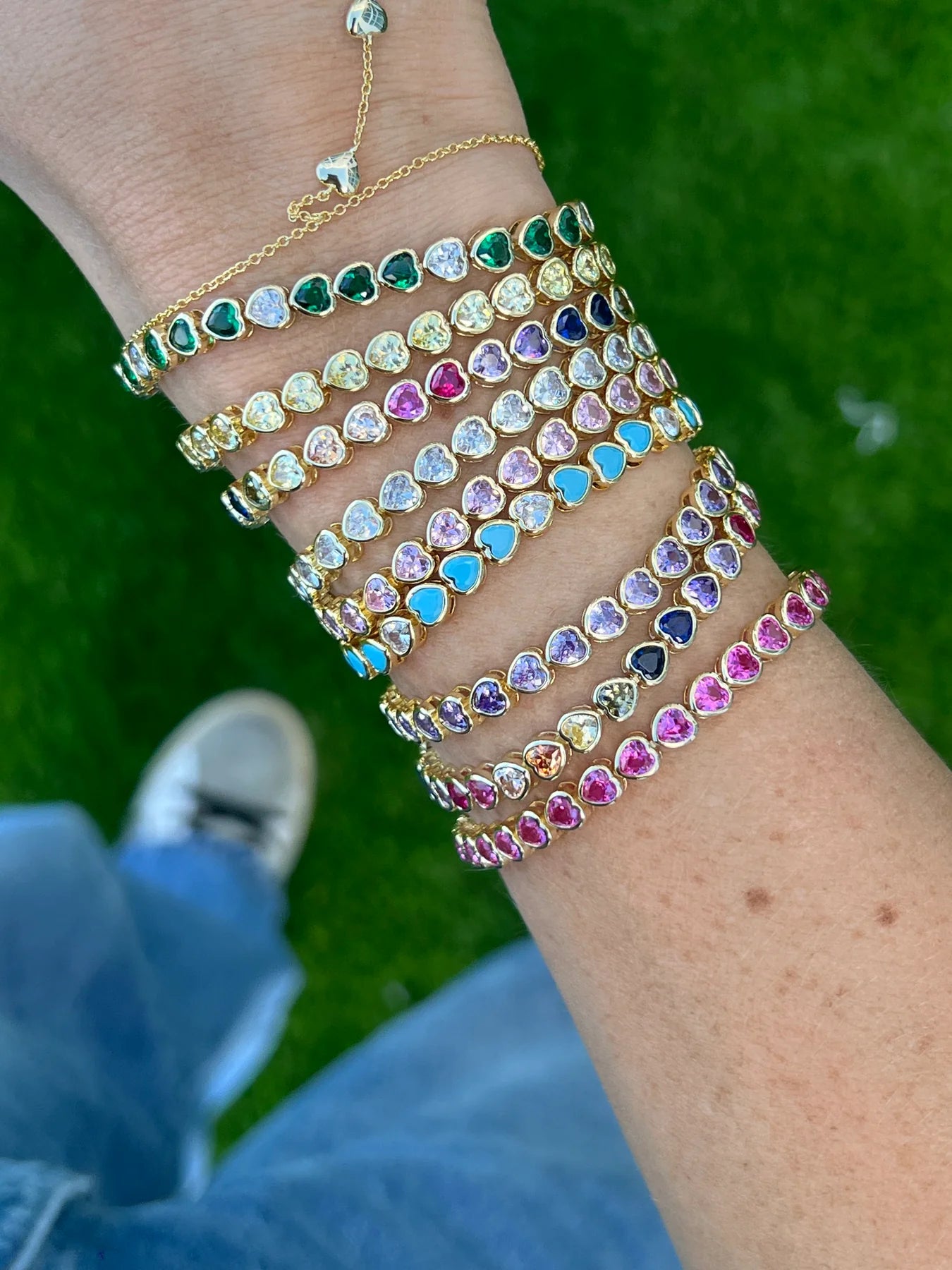 Pulsera de tenis con corazón en bisel morado