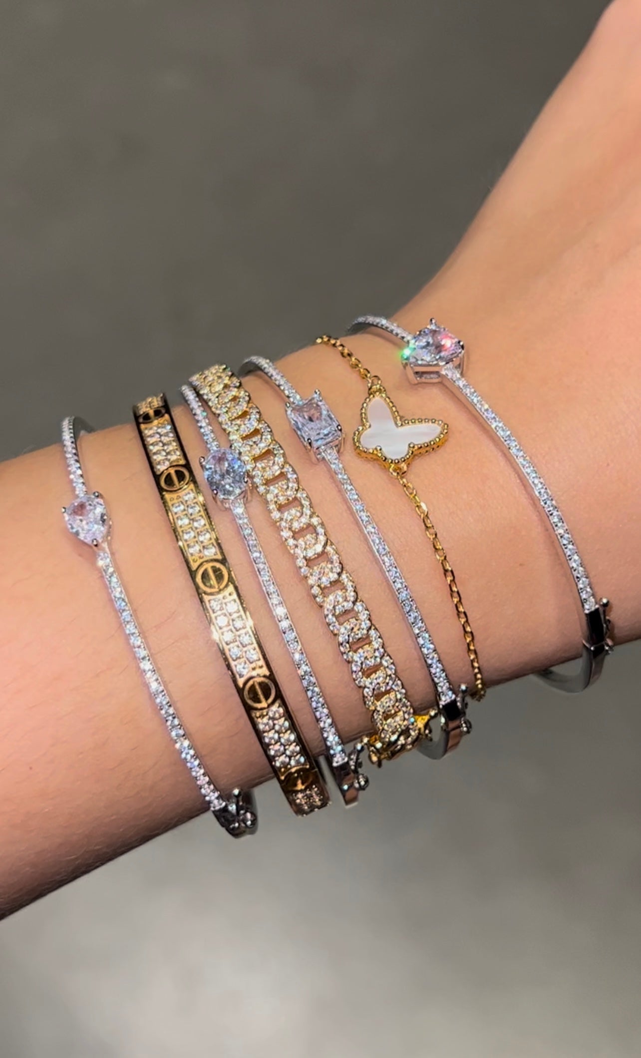 Brazalete duro tenis Rock Skinny