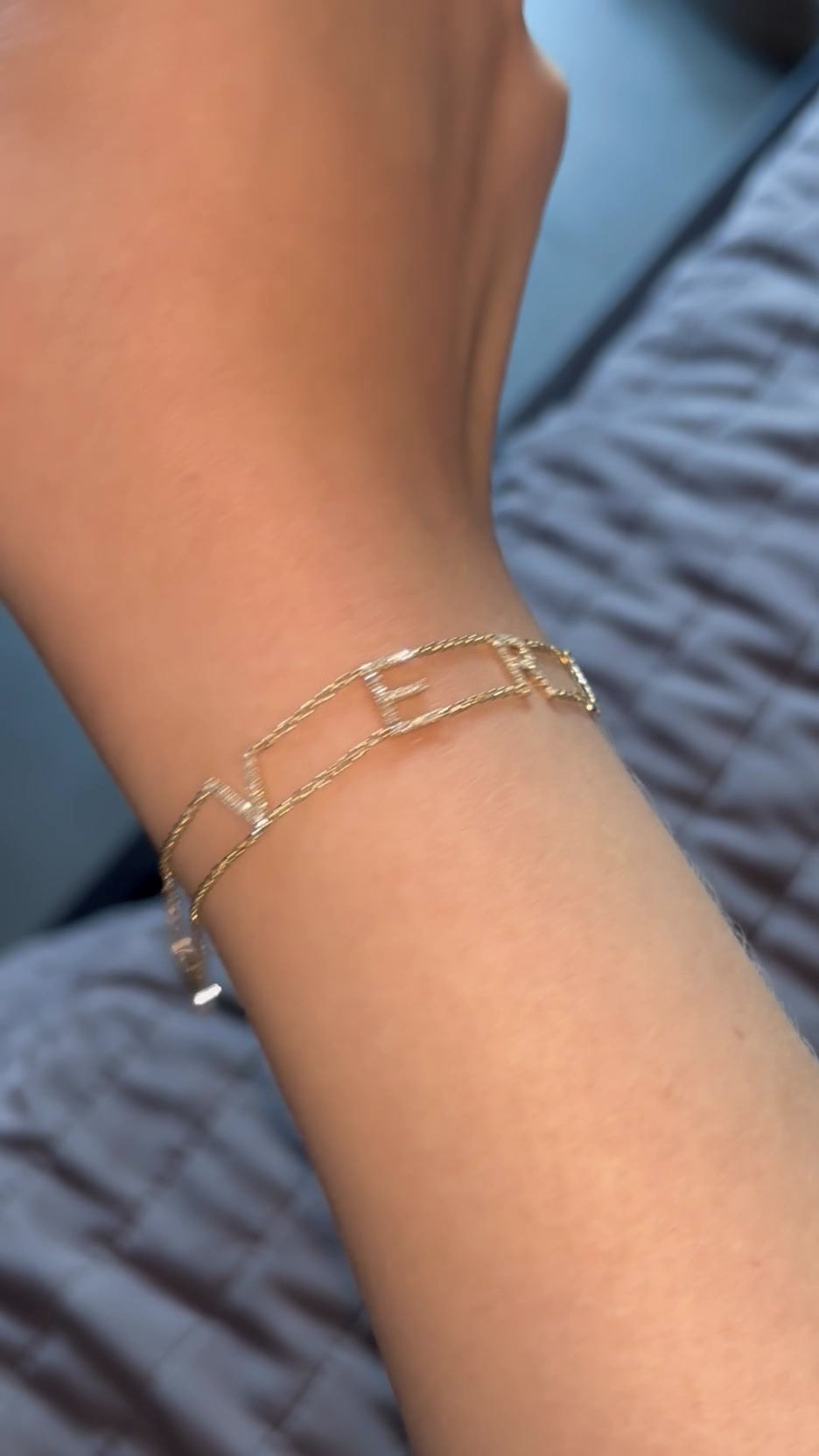 Pulsera de cadena con nombre VERA y diamantes en oro 14k