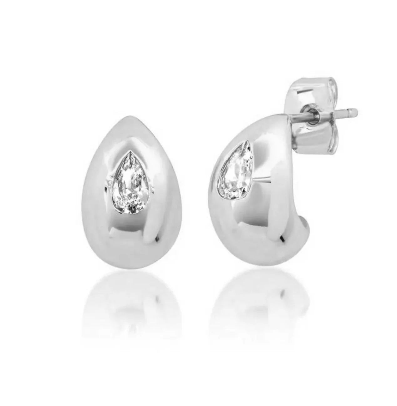 Pendientes pequeños con gotas brillantes