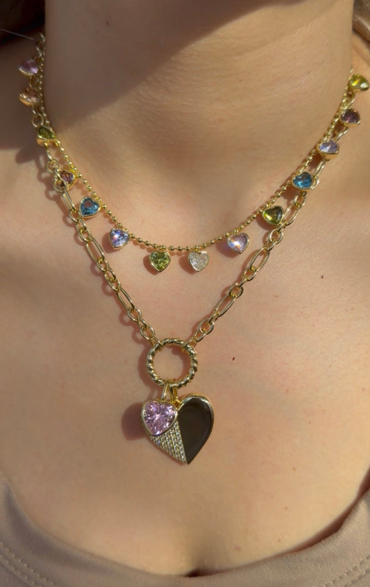 Collar de corazones colgantes multicolor pastel