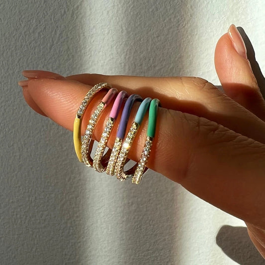 Anillo de ámbar y circonita cúbica