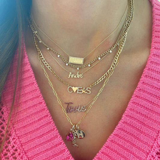 Collar con nombre grande en degradé en oro de 14 k