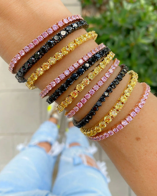 Pulsera de tenis negra sobre negra